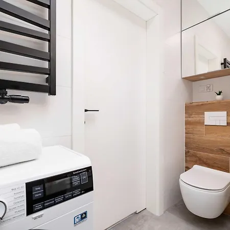 Komfortowy Z Parkingiem I Balkonem By Renters Apartment Katowice