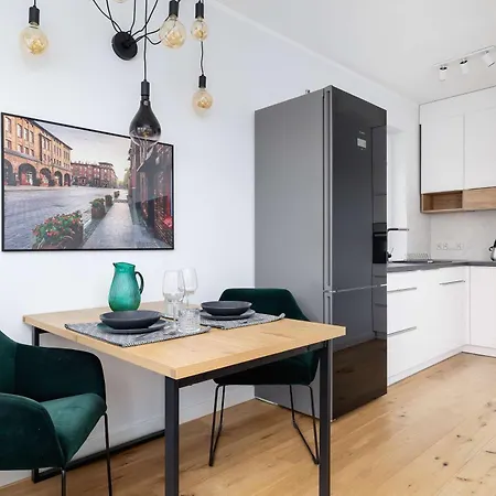 Komfortowy Z Parkingiem I Balkonem By Renters