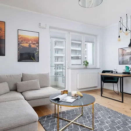 Apartment Komfortowy Z Parkingiem I Balkonem By Renters Katowice