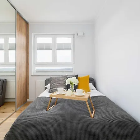 Komfortowy Z Parkingiem I Balkonem By Renters *