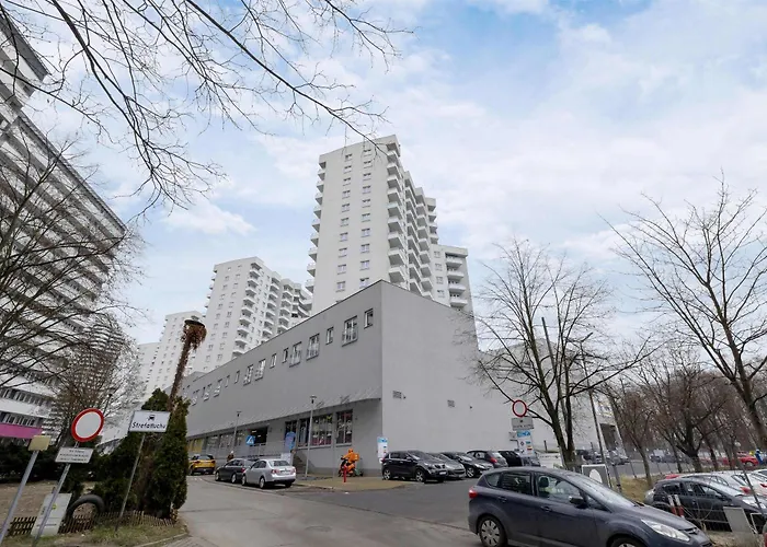 Komfortowy Z Parkingiem I Balkonem By Renters Katovice